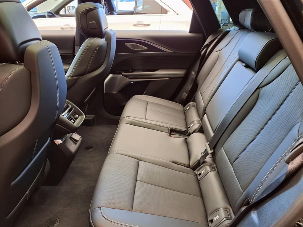 New 2026 Cadillac Lyriq V image 12