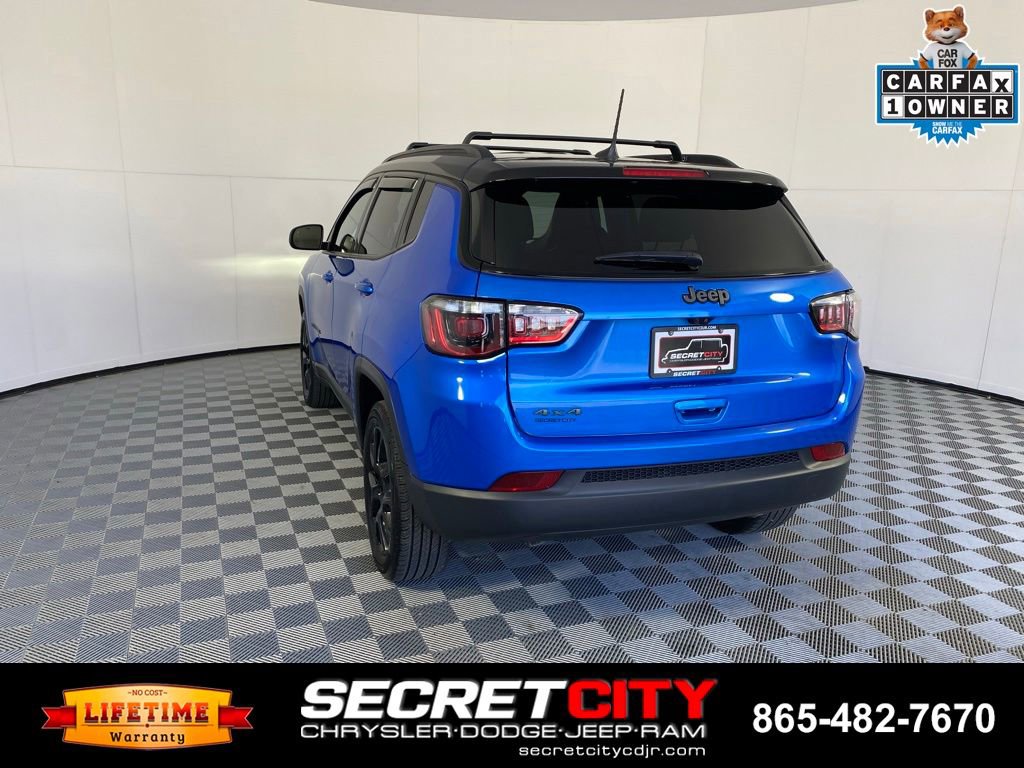 Used 2024 Jeep Compass Latitude w/ Convenience Group AWD/4WD image 5