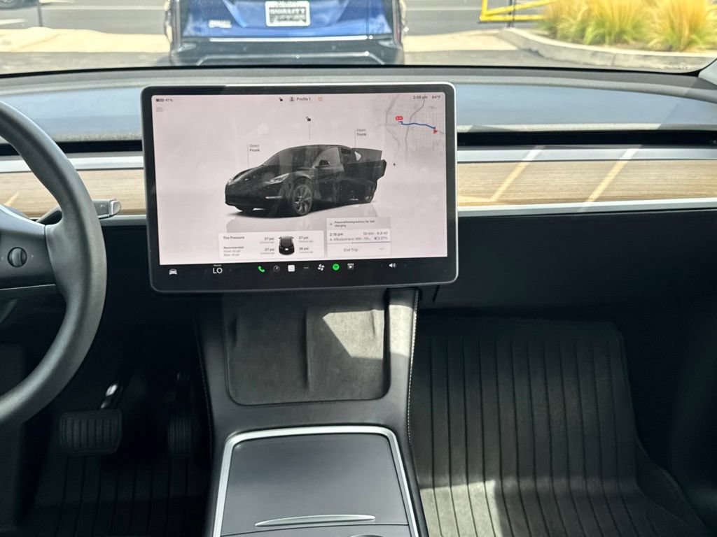 Used 2024 Tesla Model Y Long Range AWD/4WD image 16