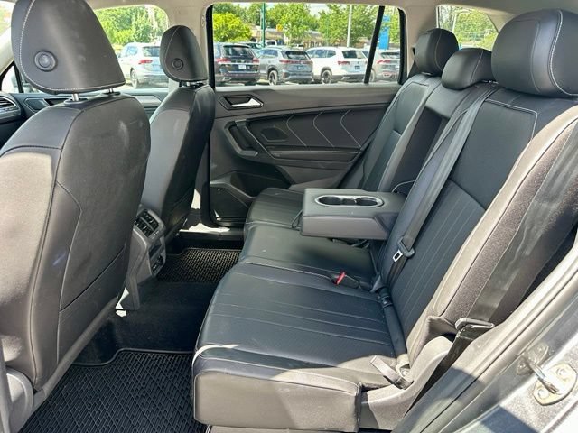 Used 2024 Volkswagen Tiguan SE AWD/4WD image 17