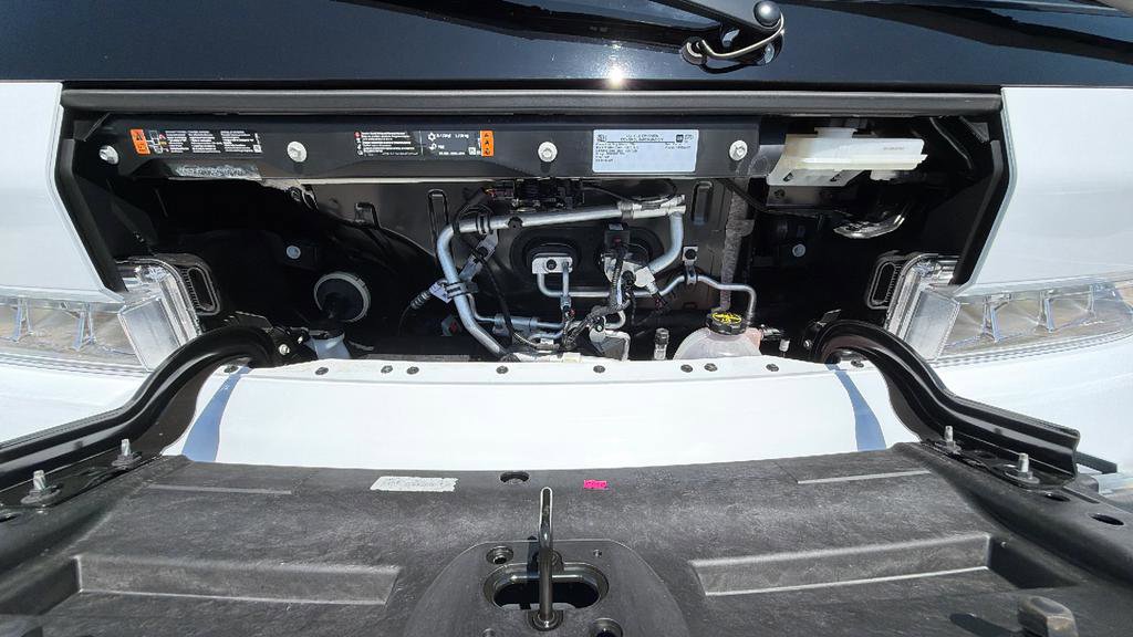 Used 2024 Chevrolet Brightdrop 400 w/ Commercial Equipment Package AWD/4WD image 34