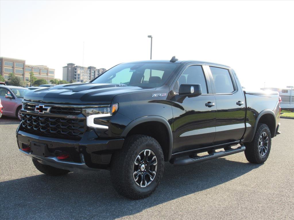 Used 2025 Chevrolet Silverado 1500 ZR2 w/ Technology Package image 3