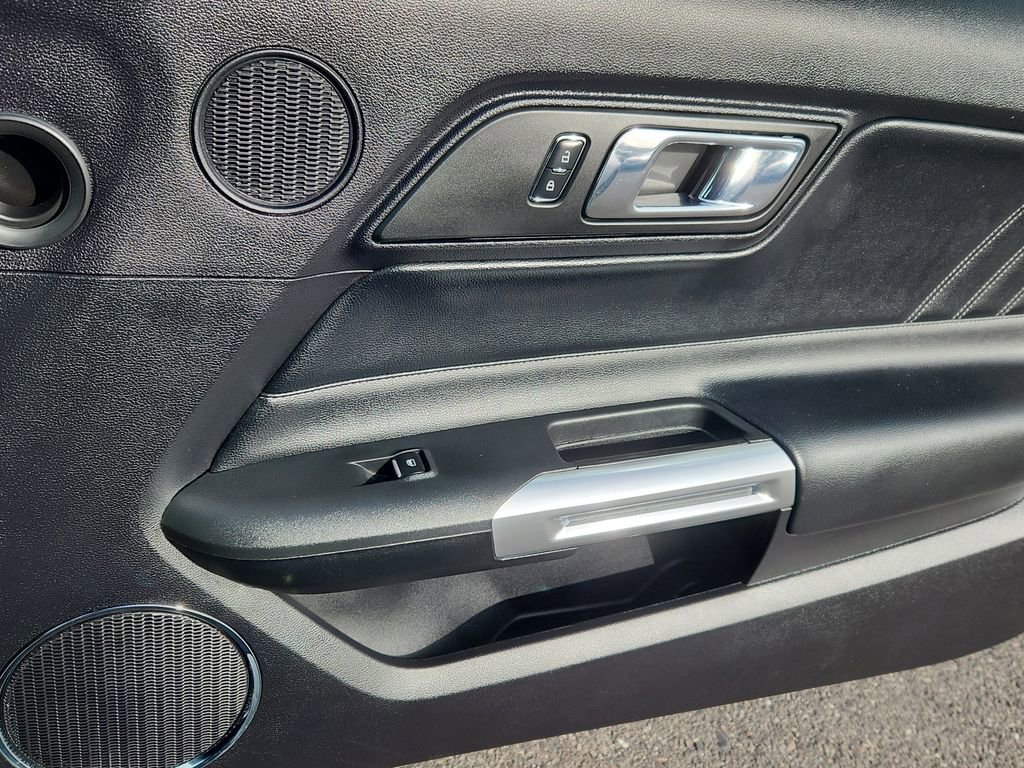 Used 2017 Ford Mustang Premium image 13