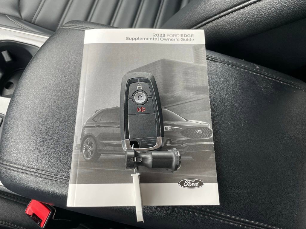 Used 2023 Ford Edge SEL image 43