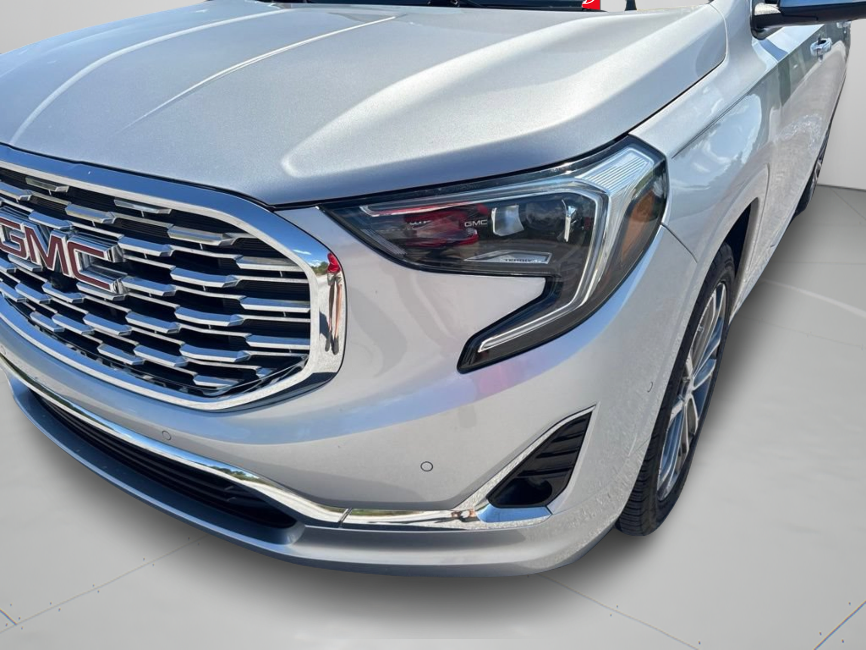 Used 2018 GMC Terrain Denali w/ Advanced Safety Package FWD image 31