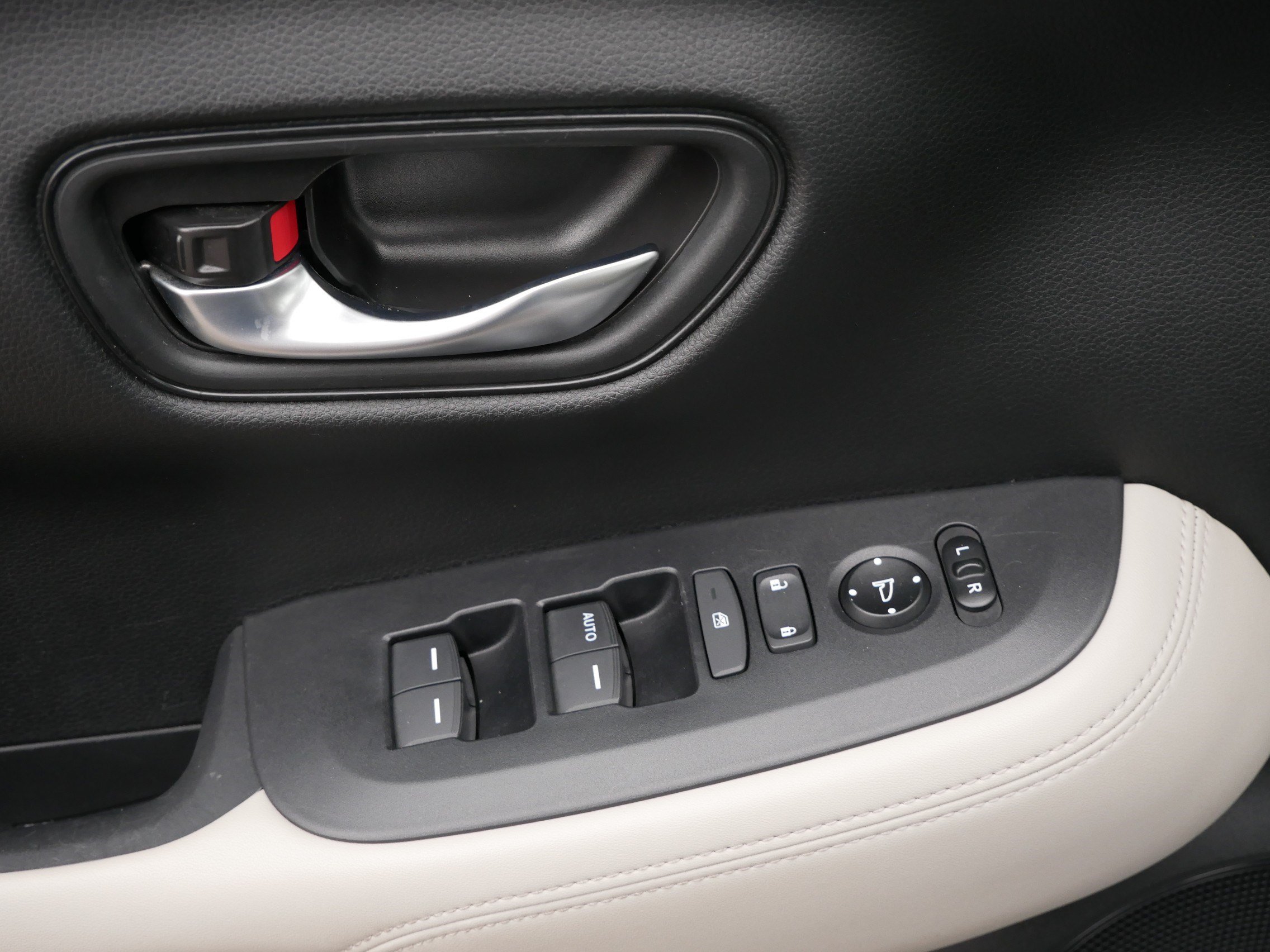 Certified 2023 Honda HR-V LX image 19