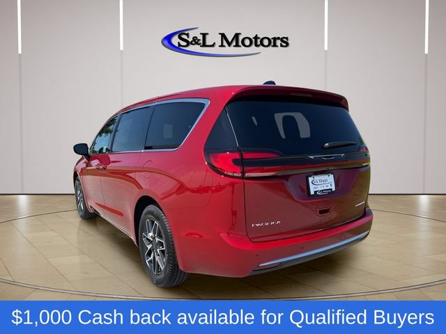 New 2027 Chrysler Pacifica Limited FWD image 9
