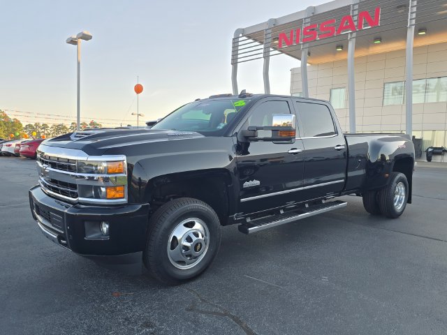 Used 2019 Chevrolet Silverado 3500 High Country w/ Duramax Plus Package AWD/4WD image 7