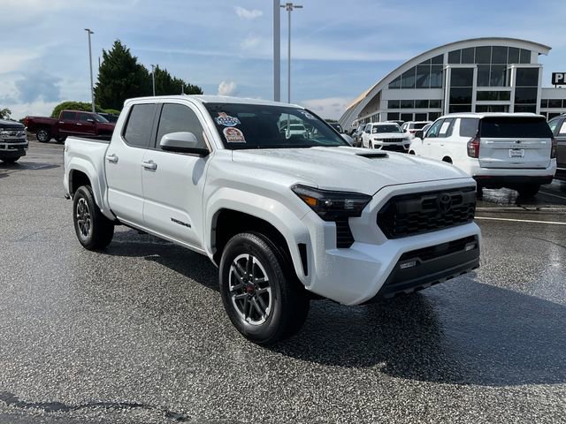 Used 2025 Toyota Tacoma TRD Sport RWD image 3