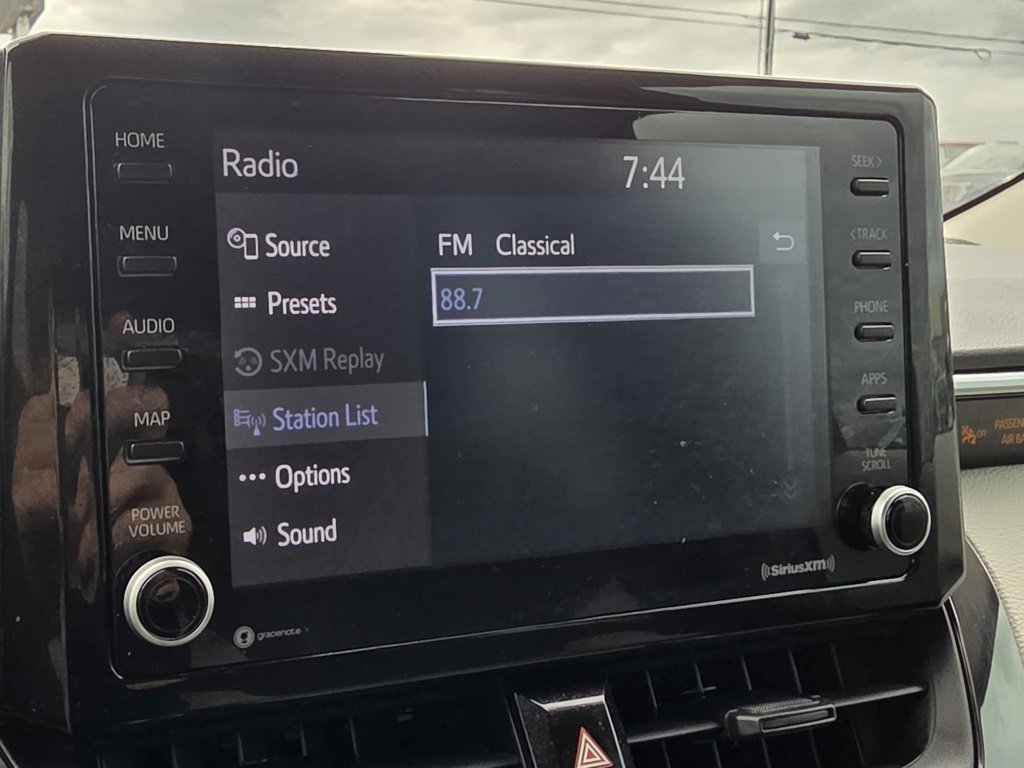 Used 2022 Toyota Corolla LE image 15