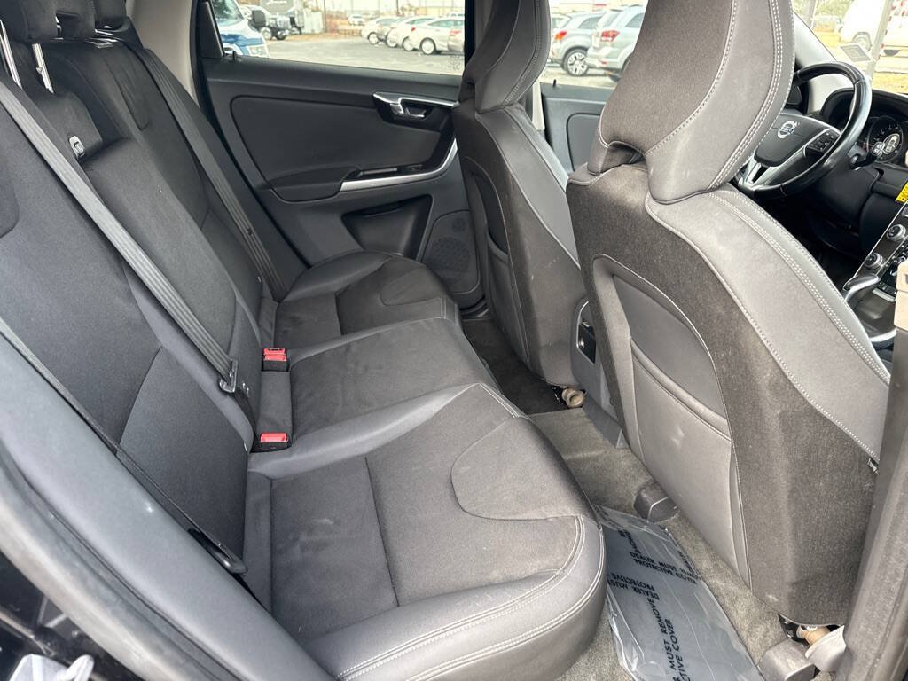 Used 2015 Volvo XC60 T5 FWD image 17