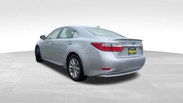 Used 2015 Lexus ES 300h image 2
