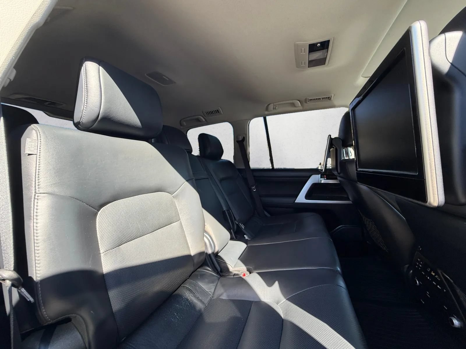 Used 2017 Toyota Land Cruiser AWD/4WD image 20