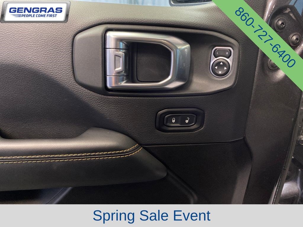 Used 2025 Jeep Wrangler Unlimited Sahara AWD/4WD image 13