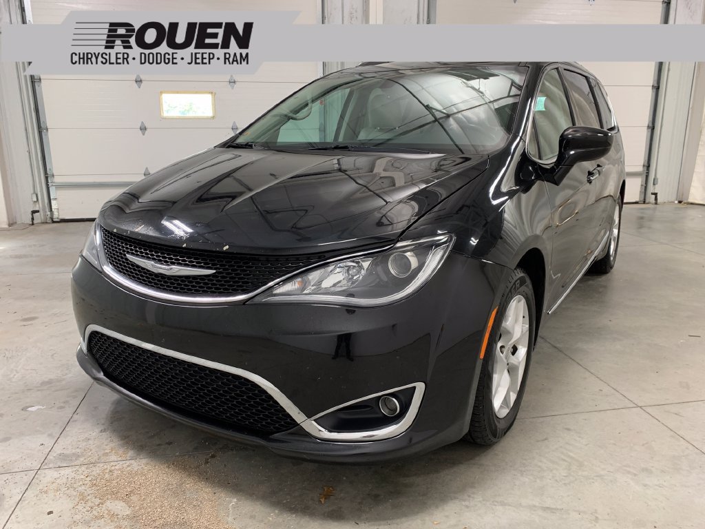 Used 2017 Chrysler Pacifica Touring-L Plus w/ Tire & Wheel Group