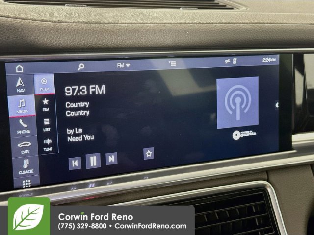 Used 2019 Porsche Panamera 4 AWD/4WD image 17