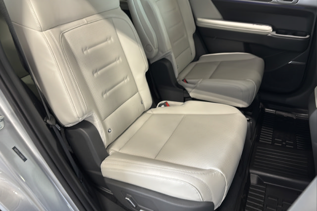 Used 2025 Hyundai Santa Fe Calligraphy AWD/4WD image 24
