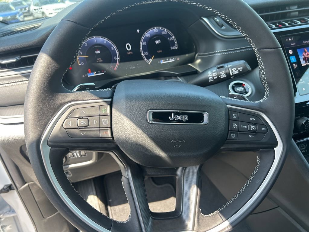 New 2025 Jeep Grand Cherokee Laredo image 22