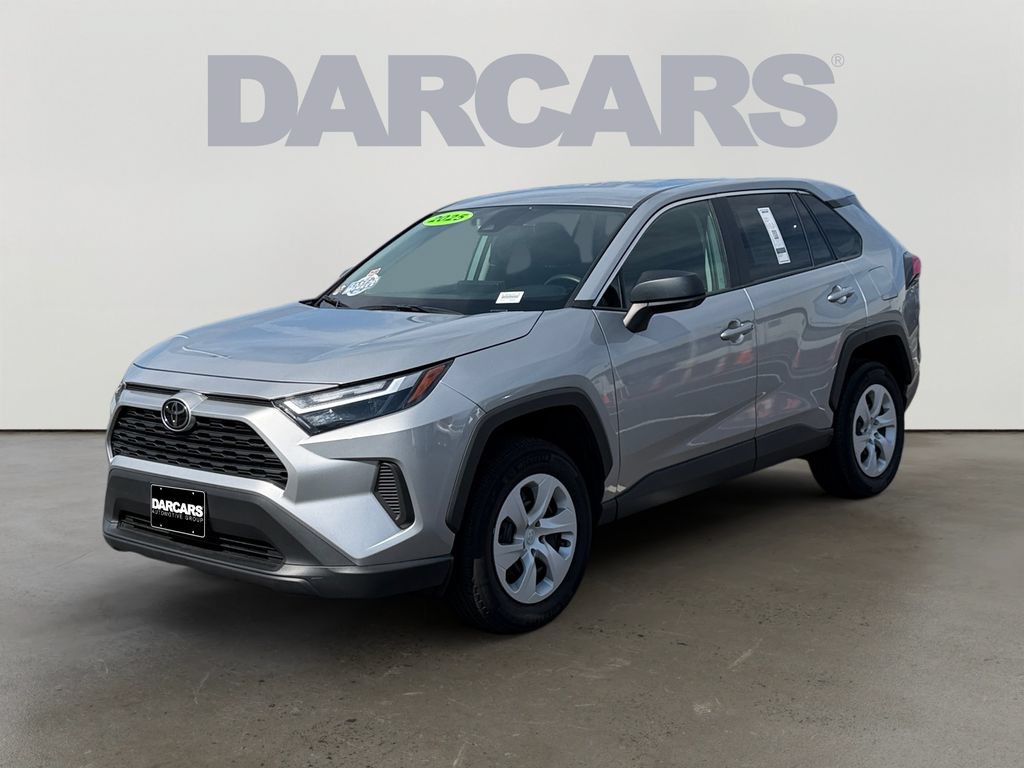 Used 2025 Toyota RAV4 LE AWD/4WD image 3