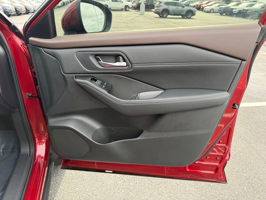 Used 2023 Nissan Rogue SL w/ SL Premium Package image 26