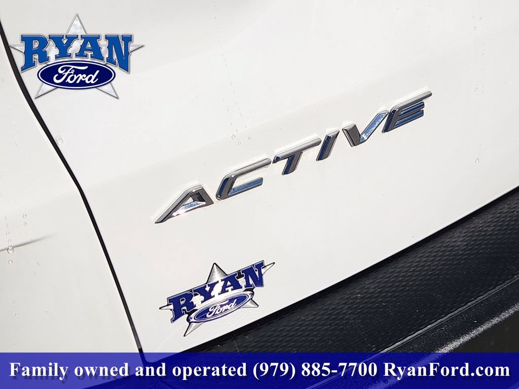 Certified 2025 Ford Escape Active FWD image 8