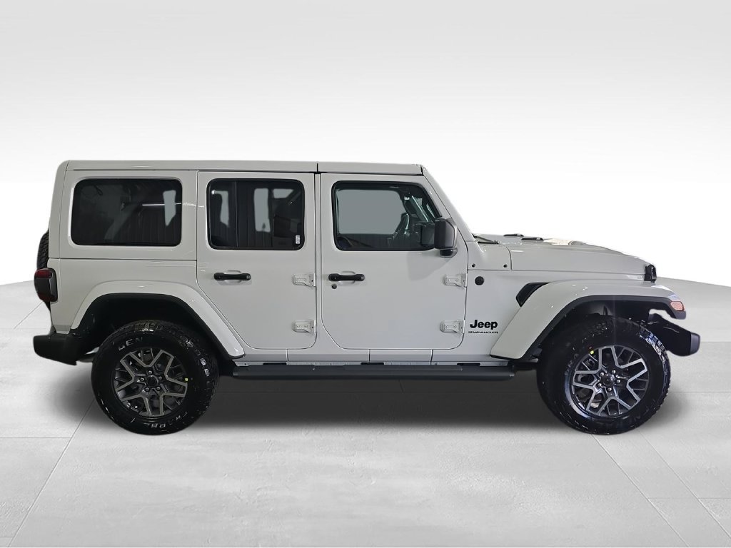 New 2026 Jeep Wrangler Unlimited Sahara AWD/4WD image 9