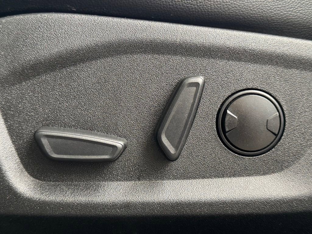 Used 2023 Ford Edge Titanium AWD/4WD image 20