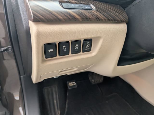 Used 2017 Nissan Maxima Platinum image 16