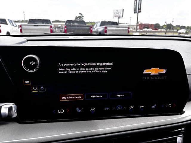 New 2026 Chevrolet Traverse LT w/ Driver Confidence Package AWD/4WD image 18