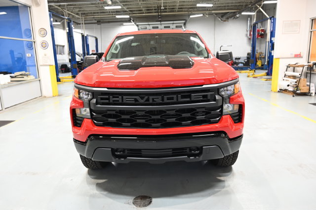 New 2026 Chevrolet Silverado 1500 Custom Trail Boss w/ Turbomax Blackout Package AWD/4WD image 2