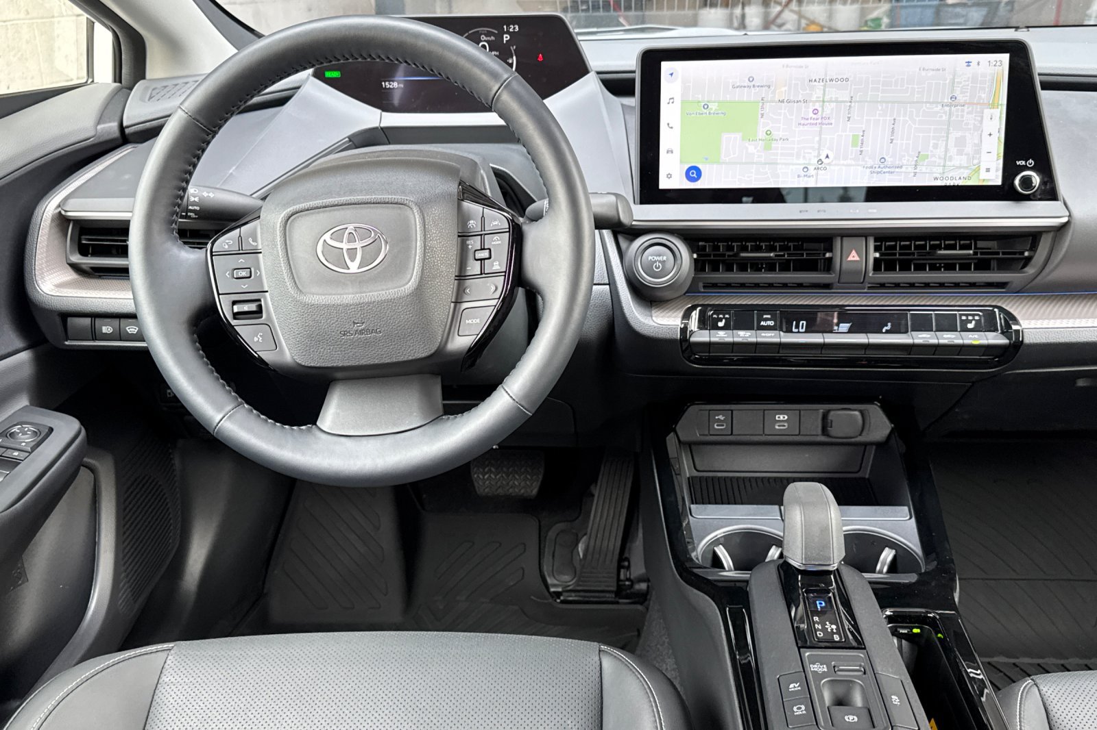 Used 2026 Toyota Prius XLE AWD/4WD image 14