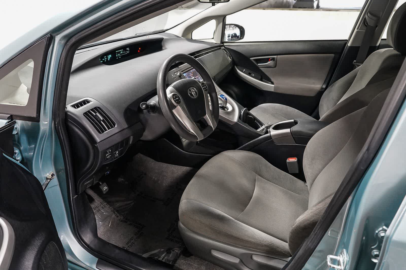 Used 2014 Toyota Prius Three FWD image 17