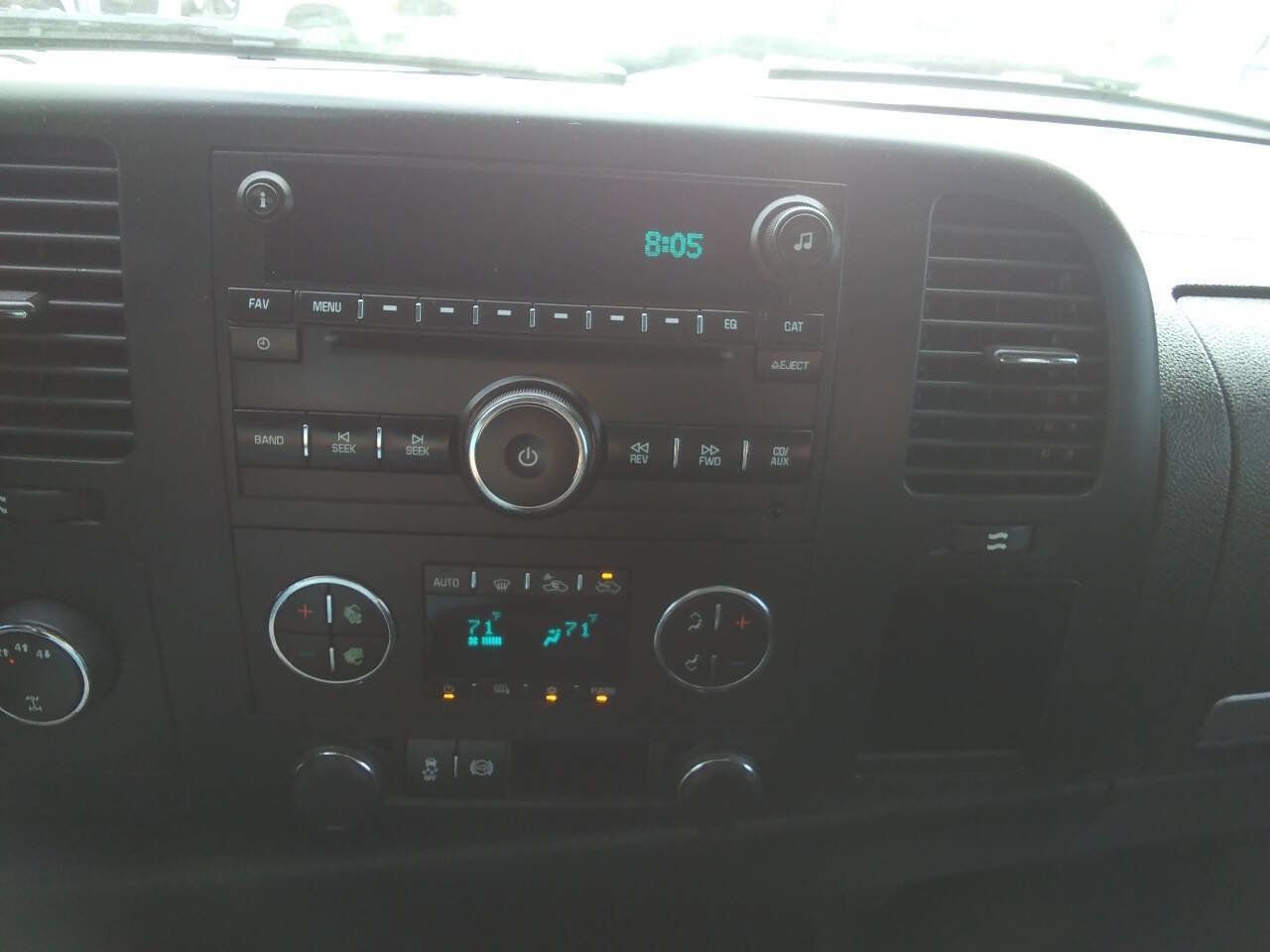 Used 2014 Chevrolet Silverado 2500 LT w/ Custom Sport Truck Package image 24