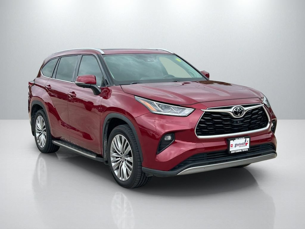 Used 2023 Toyota Highlander Platinum FWD image 3
