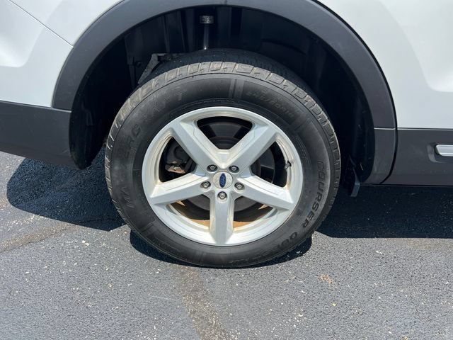 Certified 2017 Ford Explorer XLT AWD/4WD image 9