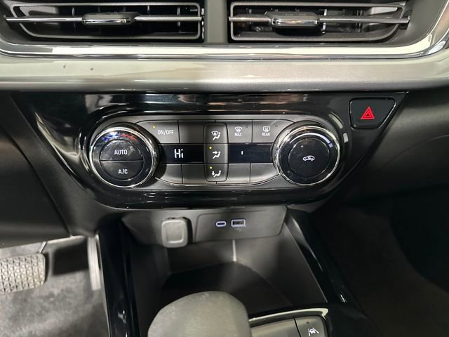 Used 2025 Chevrolet Trax LT image 23