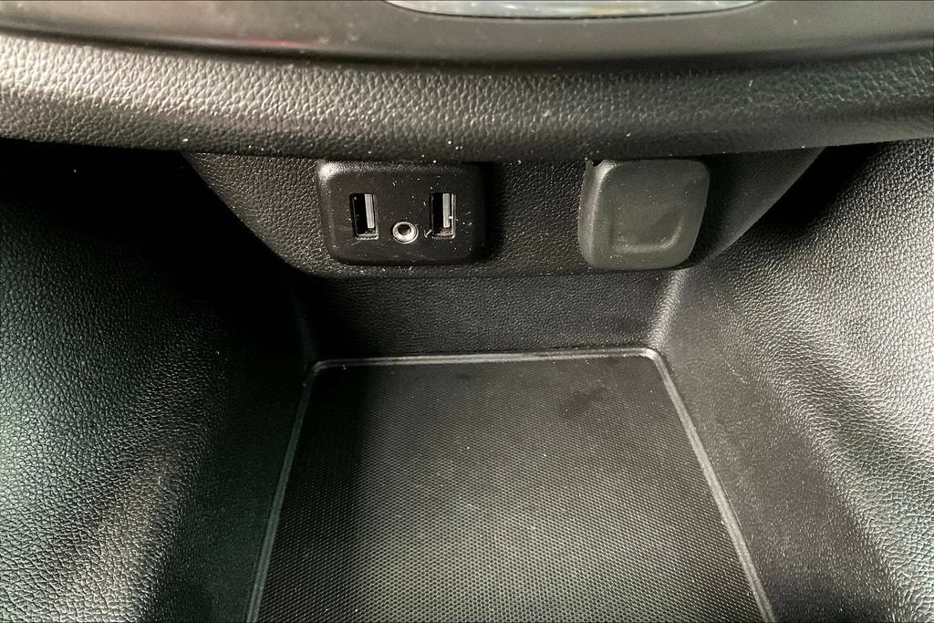 Used 2020 Chevrolet Traverse LS FWD image 15