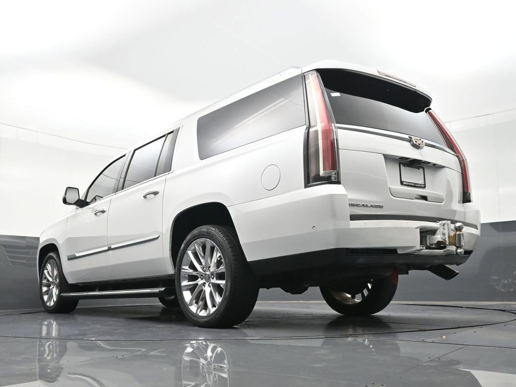 Used 2019 Cadillac Escalade ESV Premium Luxury RWD image 29