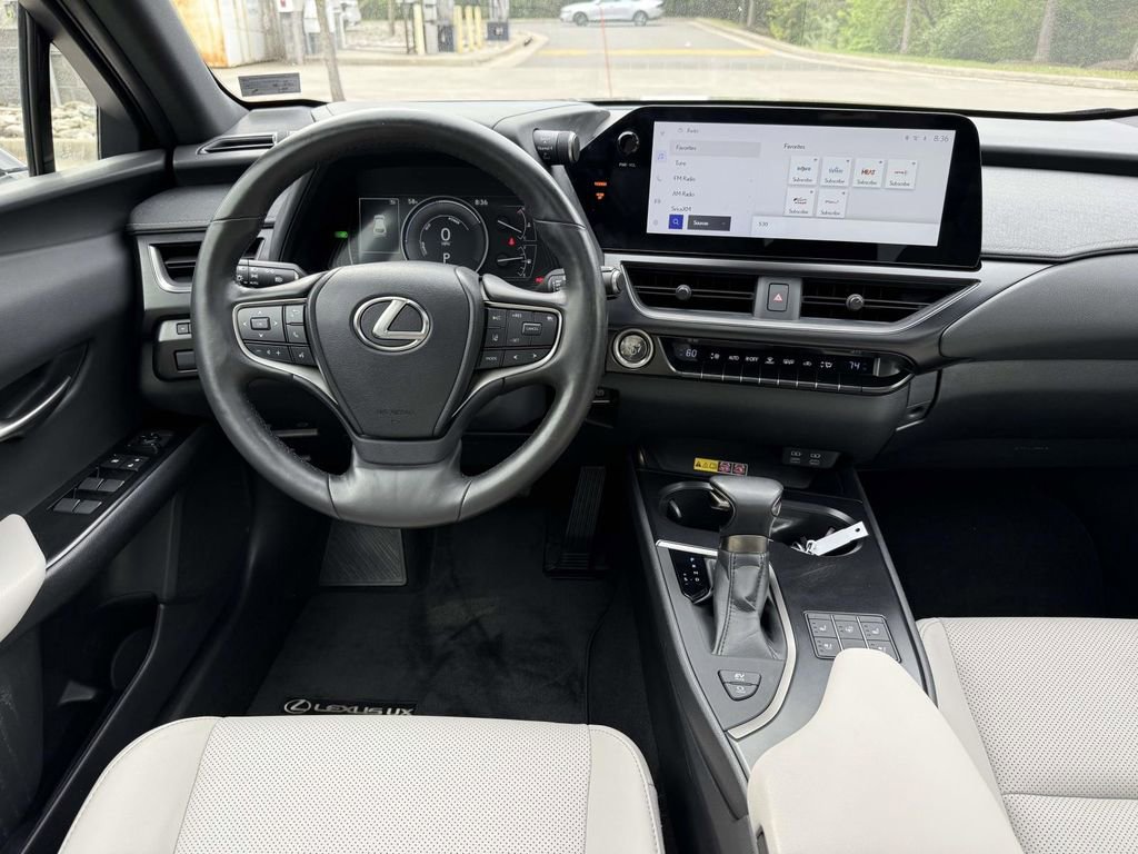 Used 2024 Lexus UX 250h AWD w/ Premium Package image 8