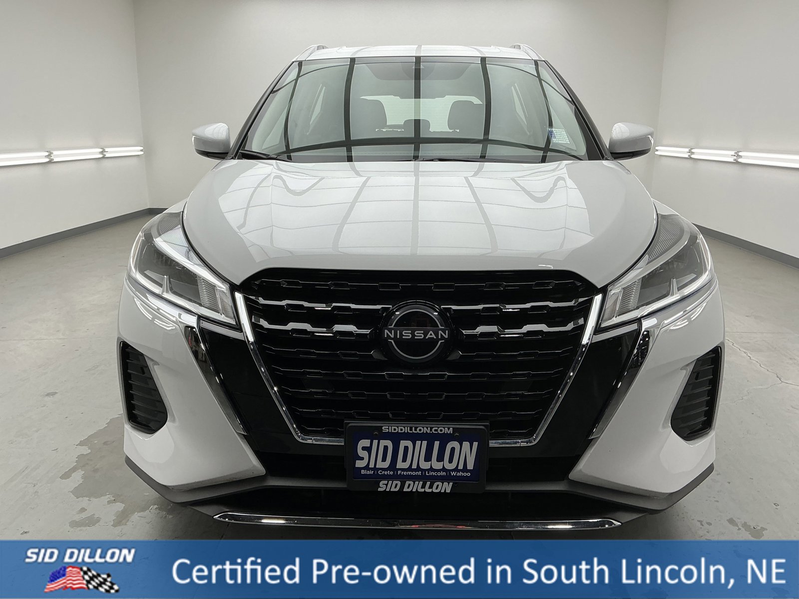 Used 2024 Nissan Kicks SV image 2