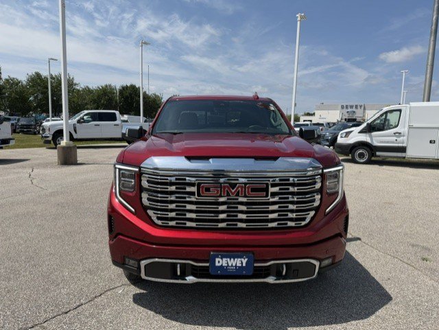 Used 2024 GMC Sierra 1500 Denali w/ Technology Package AWD/4WD image 2