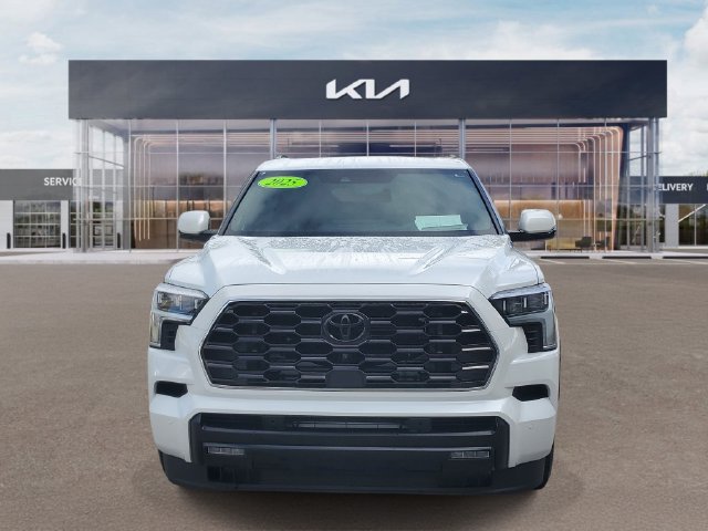 Used 2025 Toyota Sequoia Platinum AWD/4WD image 2