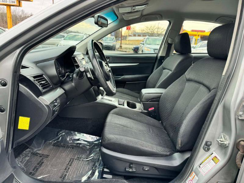 Used 2011 Subaru Legacy 2.5i Premium w/ Popular Equipment Group 2C image 10