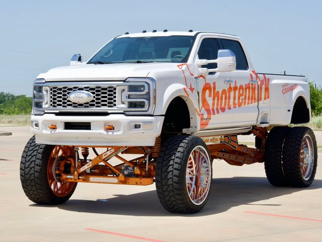 Used 2026 Ford F450 Platinum w/ Platinum Plus Package AWD/4WD image 3