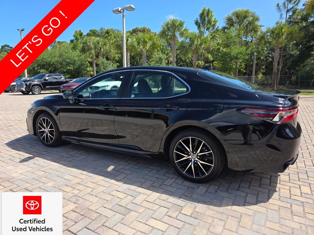 Used 2024 Toyota Camry SE FWD image 9