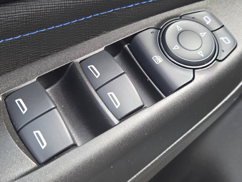 Used 2025 Buick Envista Sport Touring w/ Convenience I Package FWD image 24