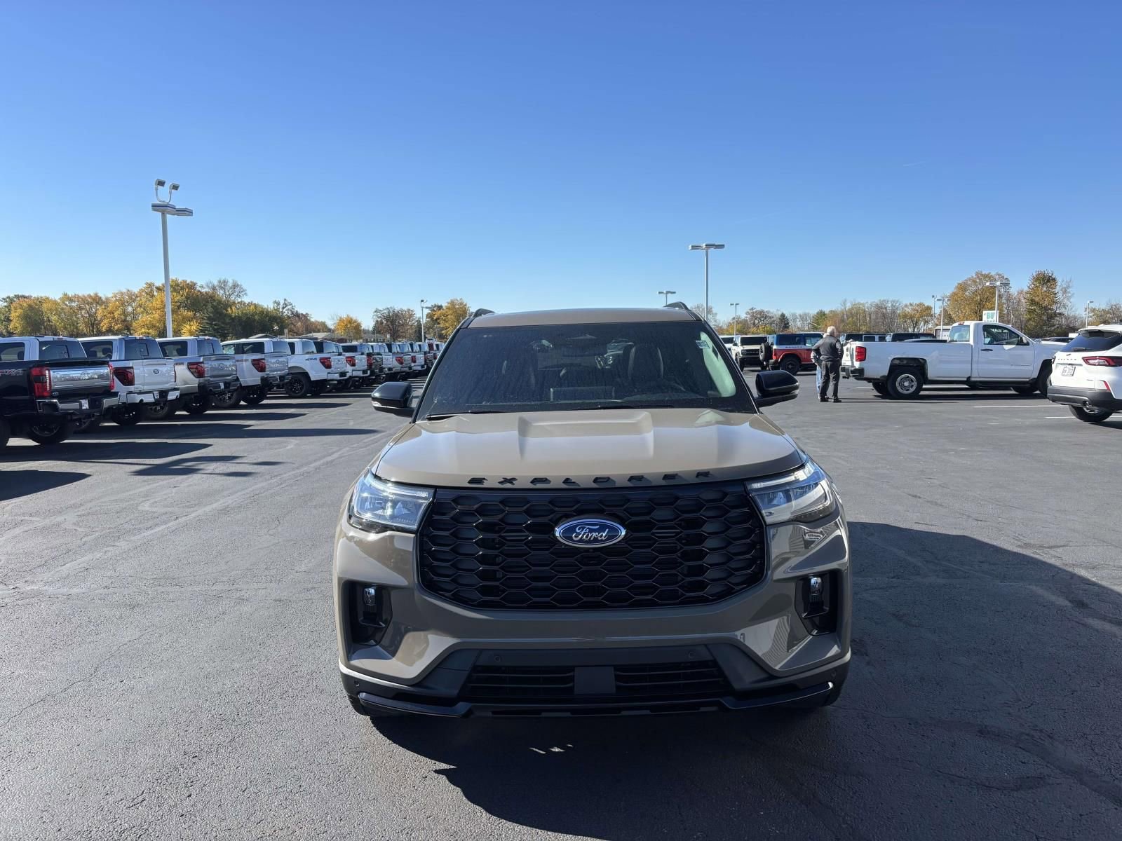 New 2026 Ford Explorer ST-Line w/ ST-Line Street Pack image 2