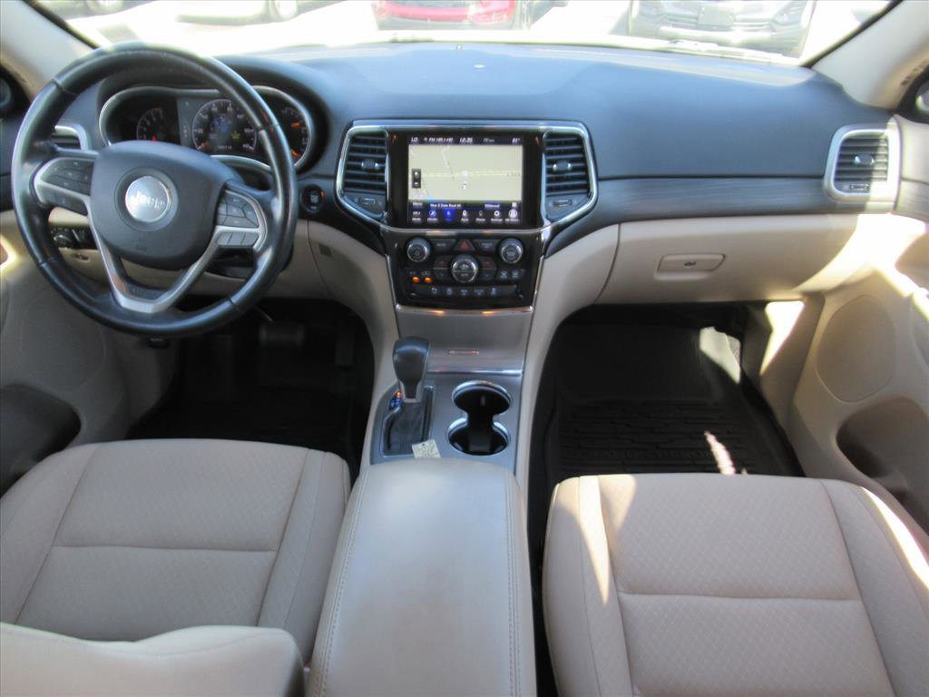 Used 2022 Jeep Grand Cherokee Laredo E image 12