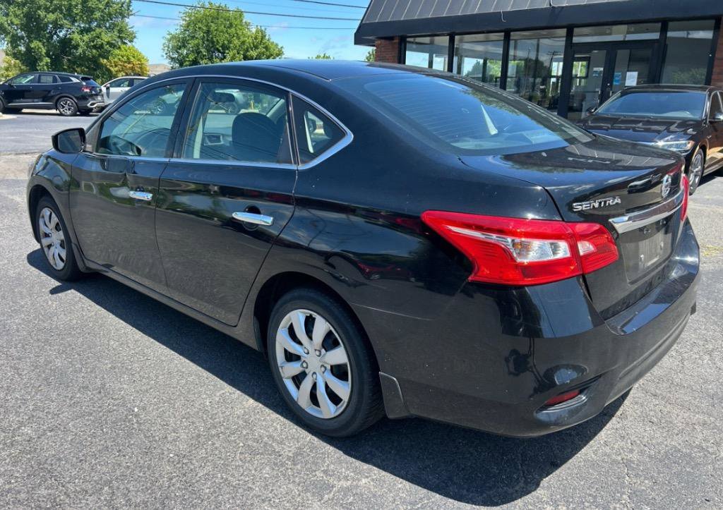 Used 2017 Nissan Sentra S image 7
