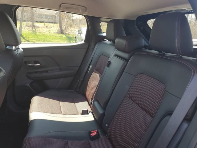 New 2026 Nissan Kicks SR w/ Cold Weather Package AWD/4WD image 24
